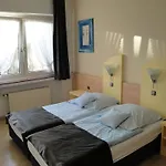 Hotel Am Wehrhahn 2*